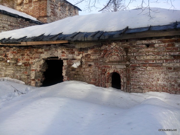 Разрушенная церковь с.Ликурга