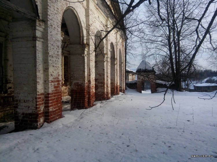 Разрушенная церковь с.Ликурга