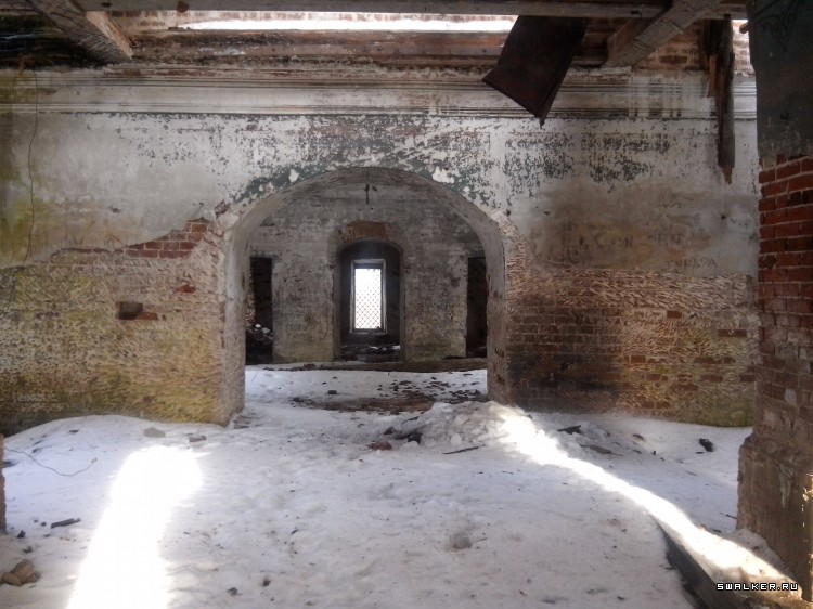 Разрушенная церковь с.Ликурга