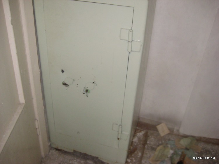 Проходная заброшенного Автомоторного завода, Свердловская область