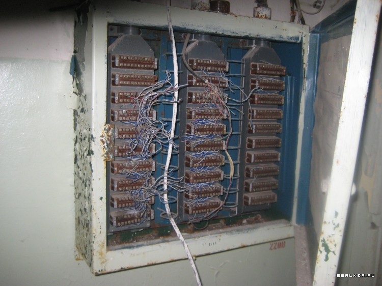 Проходная заброшенного Автомоторного завода, Свердловская область