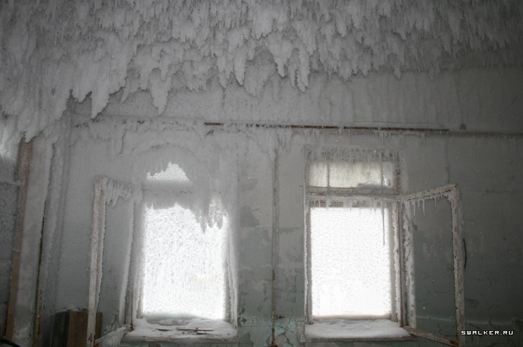 Проходная заброшенного Автомоторного завода, Свердловская область