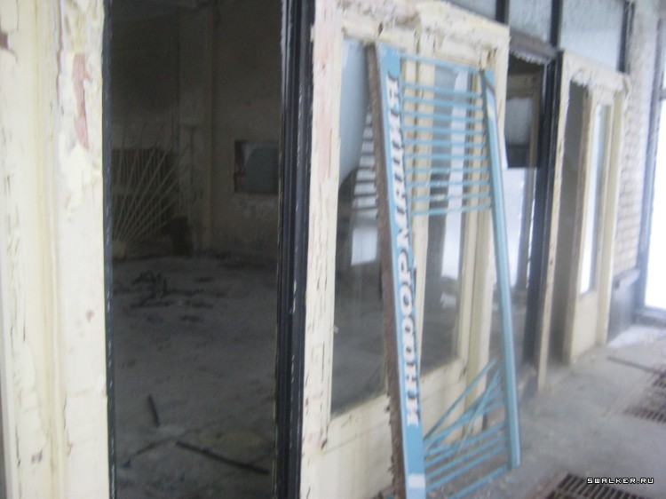 Проходная заброшенного Автомоторного завода, Свердловская область