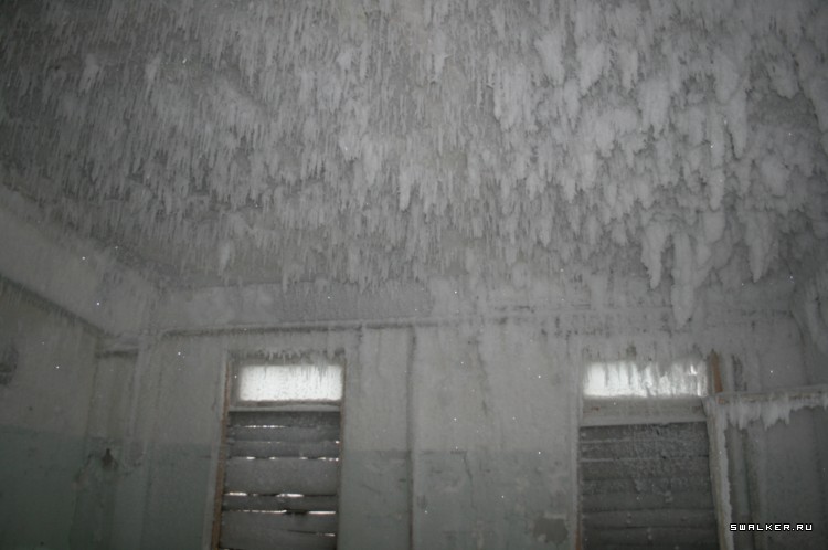 Проходная заброшенного Автомоторного завода, Свердловская область