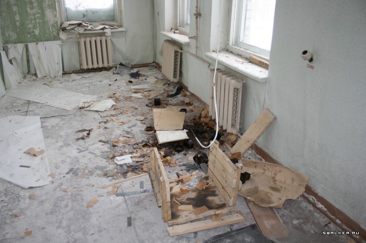 Проходная заброшенного Автомоторного завода, Свердловская область