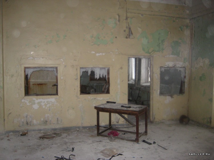 Проходная заброшенного Автомоторного завода, Свердловская область