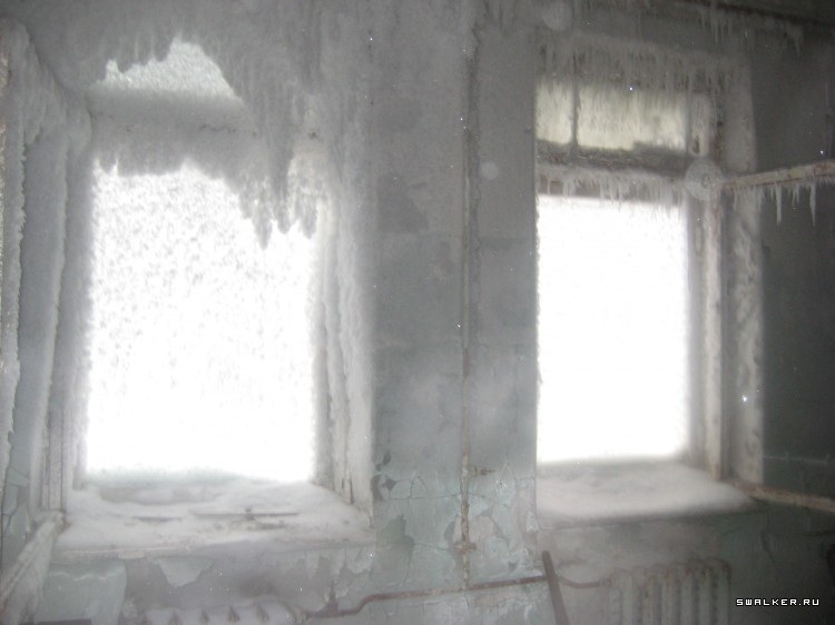 Проходная заброшенного Автомоторного завода, Свердловская область