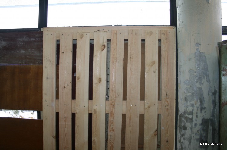 Проходная заброшенного Автомоторного завода, Свердловская область