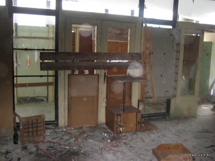 Проходная заброшенного Автомоторного завода, Свердловская область