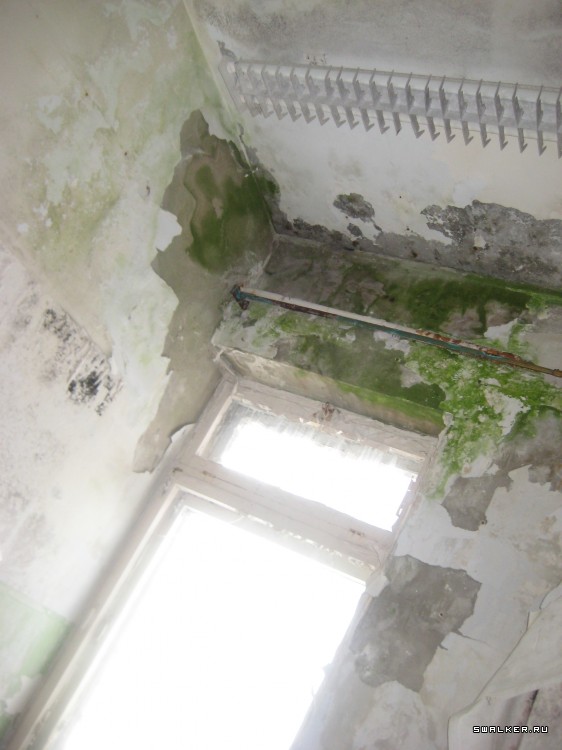 Проходная заброшенного Автомоторного завода, Свердловская область