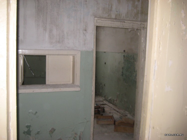 Проходная заброшенного Автомоторного завода, Свердловская область