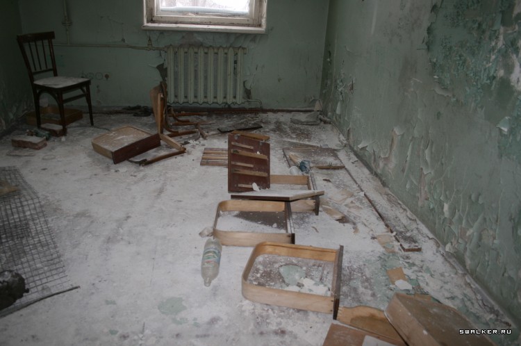 Проходная заброшенного Автомоторного завода, Свердловская область