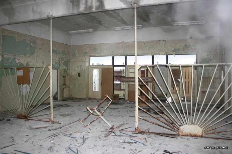 Проходная заброшенного Автомоторного завода, Свердловская область