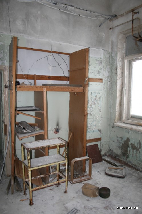 Проходная заброшенного Автомоторного завода, Свердловская область