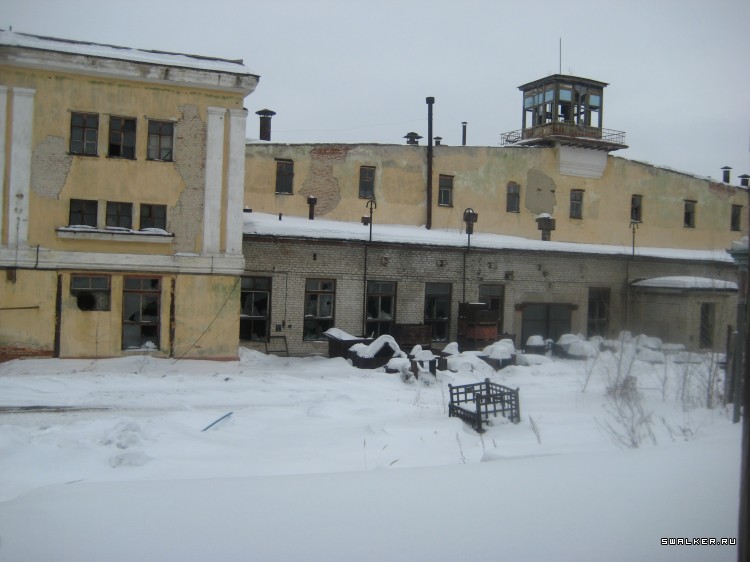 Проходная заброшенного Автомоторного завода, Свердловская область