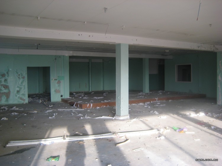 Заброшенный супермаркет (Версия 2), Свердловская область Заброшенный супермаркет (Версия 2), Свердловская область