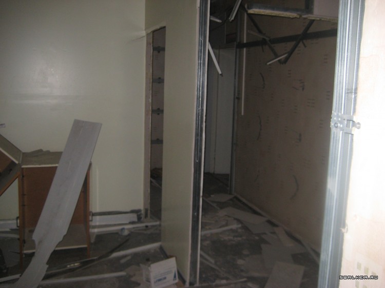 Заброшенный супермаркет (Версия 2), Свердловская область Заброшенный супермаркет (Версия 2), Свердловская область