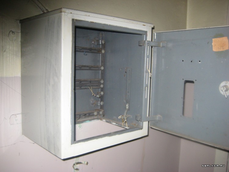 Заброшенный супермаркет (Версия 2), Свердловская область Заброшенный супермаркет (Версия 2), Свердловская область