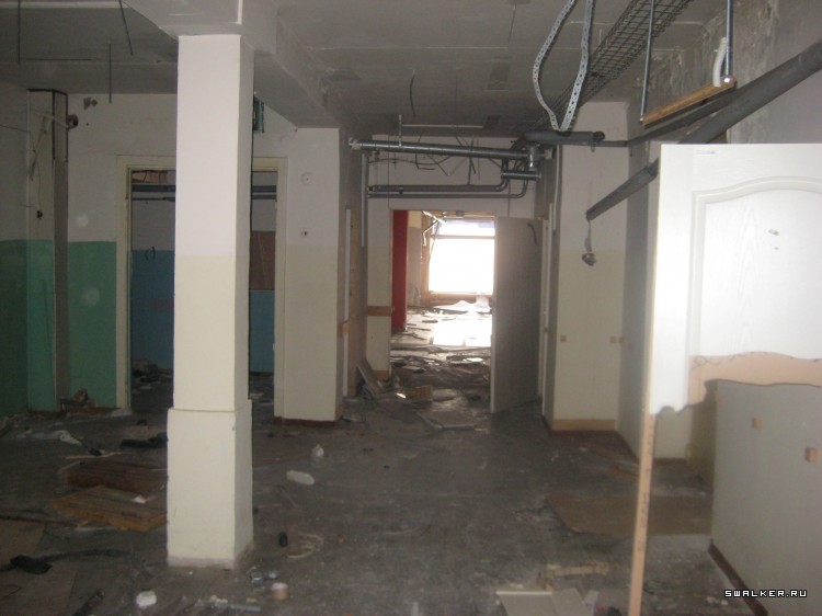 Заброшенный супермаркет (Версия 2), Свердловская область Заброшенный супермаркет (Версия 2), Свердловская область