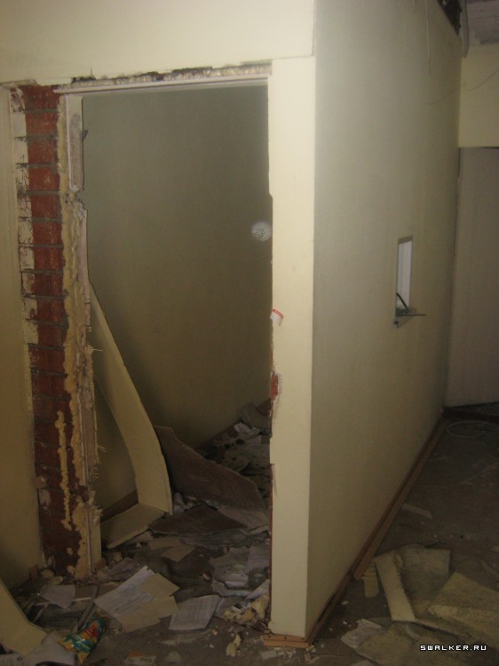 Заброшенный супермаркет (Версия 2), Свердловская область Заброшенный супермаркет (Версия 2), Свердловская область