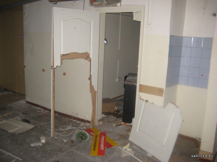 Заброшенный супермаркет (Версия 2), Свердловская область Заброшенный супермаркет (Версия 2), Свердловская область