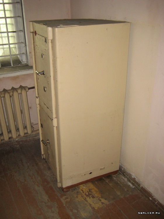 Заброшенное заводоуправление (Версия 2), Свердловская область