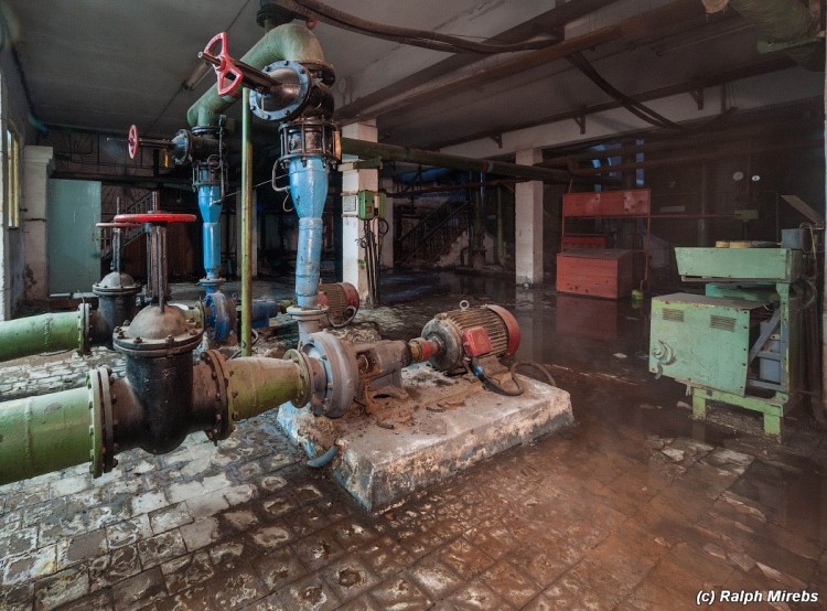 Заброшенный бассейн, Новосибирск