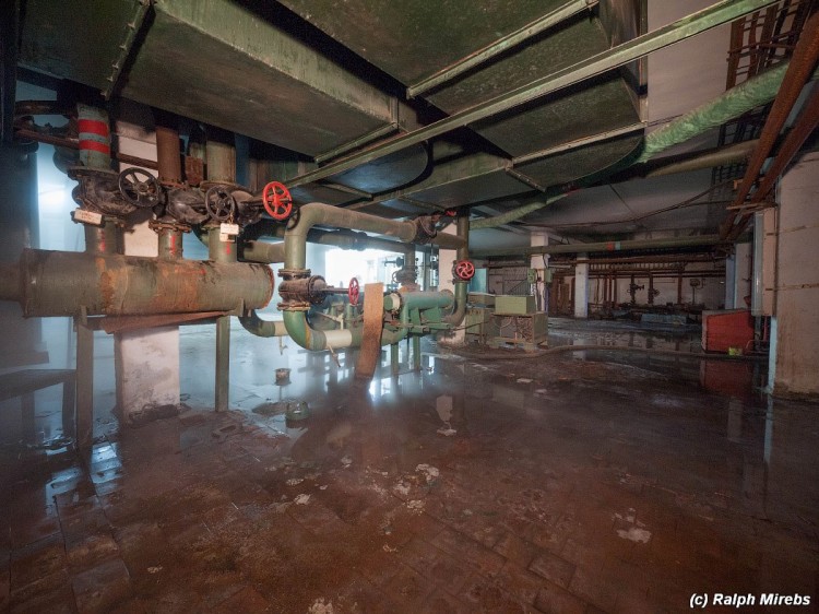 Заброшенный бассейн, Новосибирск