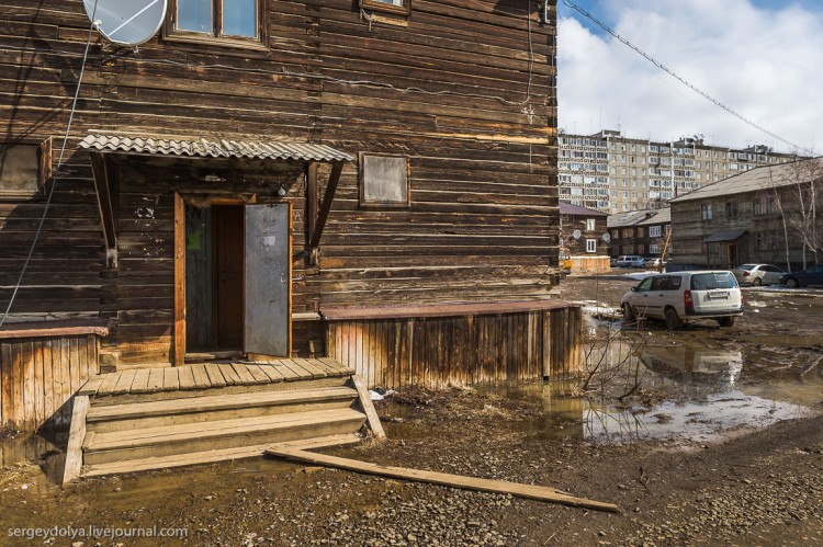 Мирный - город с дырой в земле