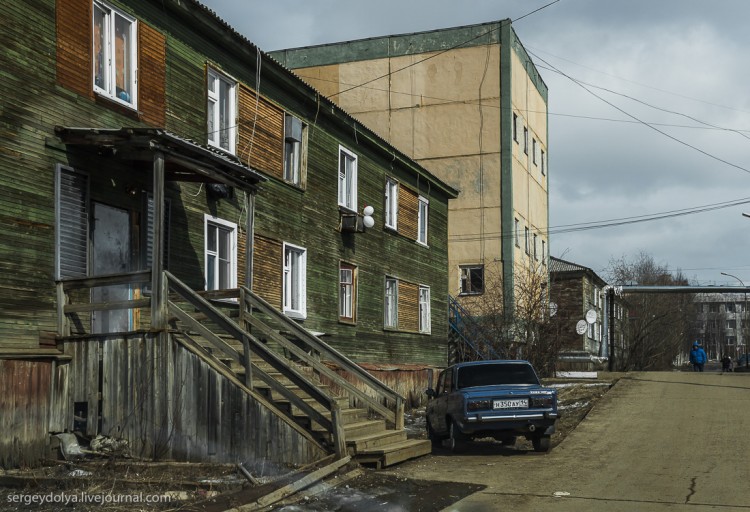 Мирный - город с дырой в земле