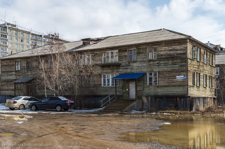 Мирный - город с дырой в земле