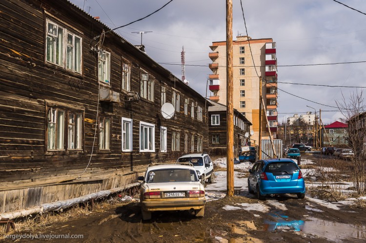 Мирный - город с дырой в земле