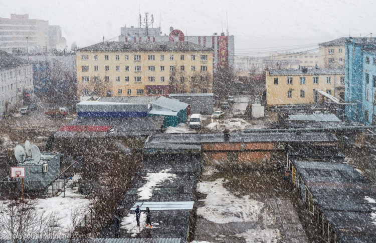 Мирный - город с дырой в земле