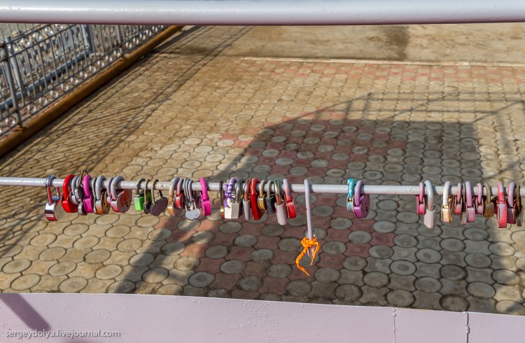 Мирный - город с дырой в земле