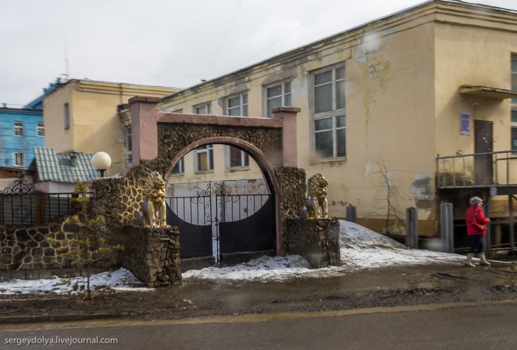 Мирный - город с дырой в земле