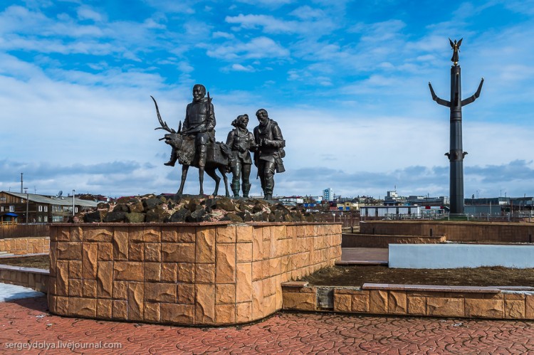 Мирный - город с дырой в земле