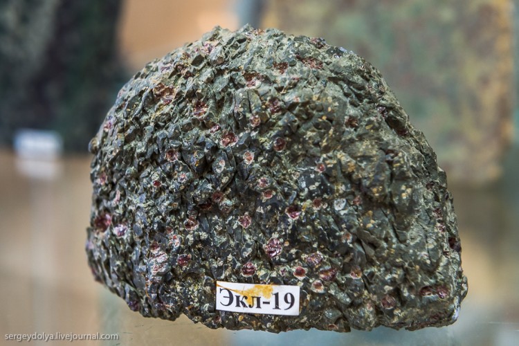 Добыча алмазов, г. Мирный, Якутия