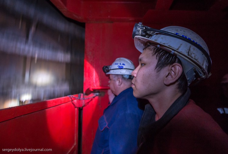 Добыча алмазов, г. Мирный, Якутия