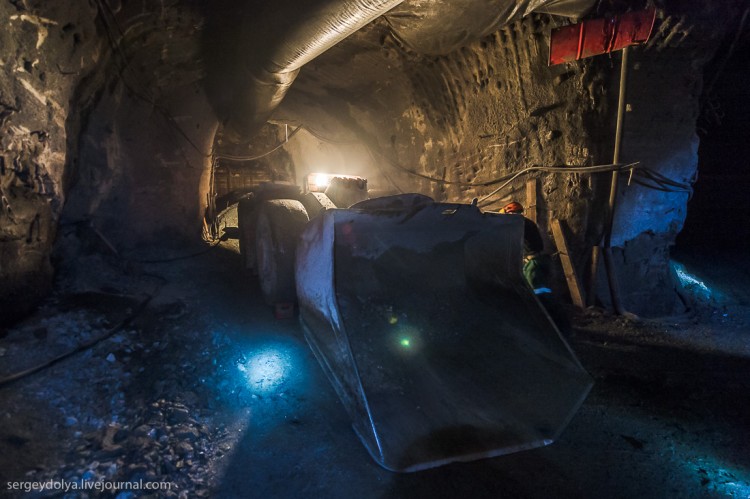 Добыча алмазов, г. Мирный, Якутия