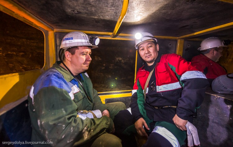 Добыча алмазов, г. Мирный, Якутия