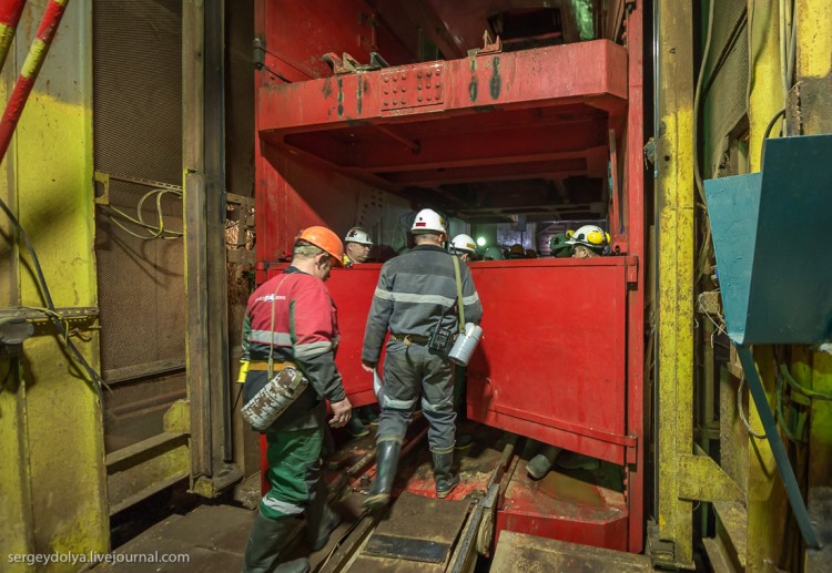 Добыча алмазов, г. Мирный, Якутия