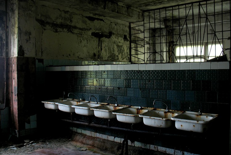 Заброшенный военный поселок Кратерный, Курилы