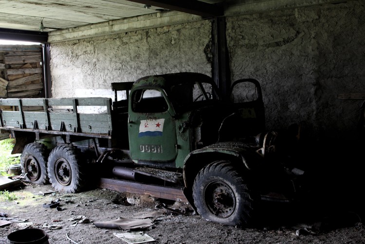 Заброшенный военный поселок Кратерный, Курилы