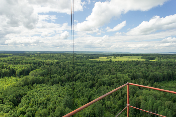 Мачта высотой 355 метров