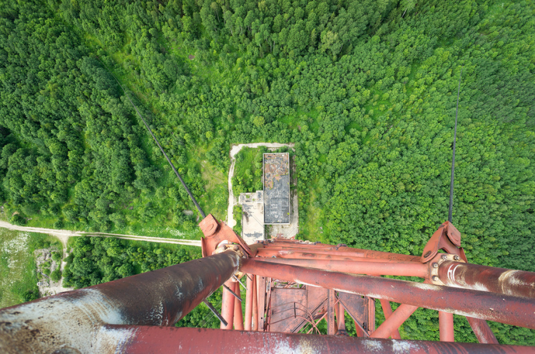 Мачта высотой 355 метров