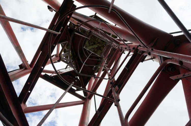 Мачта высотой 355 метров