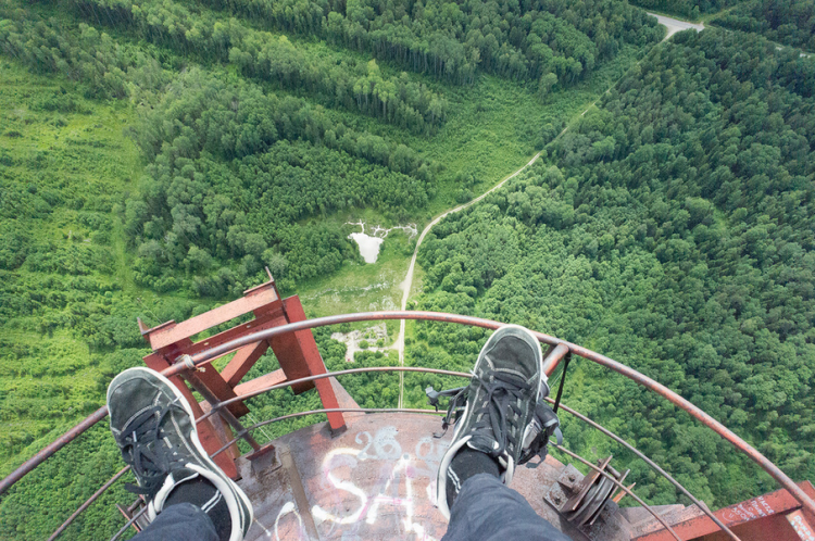 Мачта высотой 355 метров