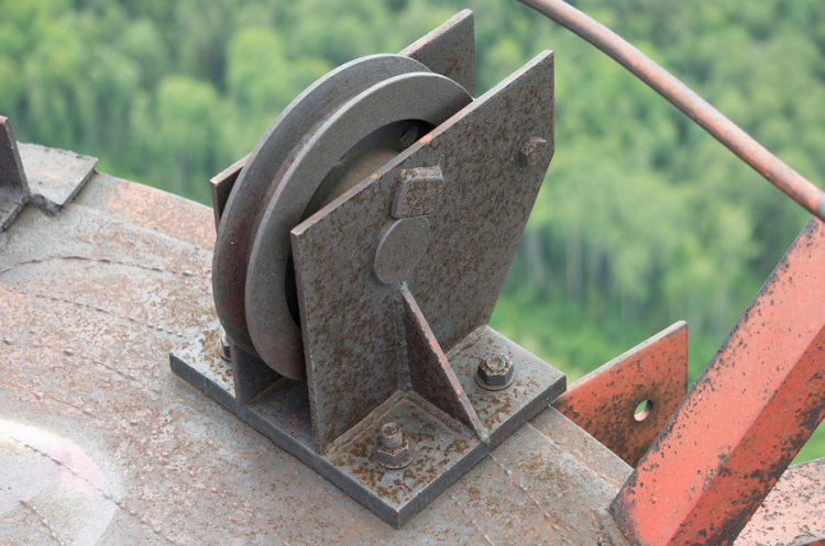 Мачта высотой 355 метров