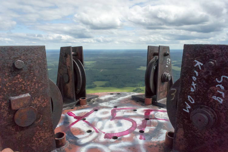 Мачта высотой 355 метров