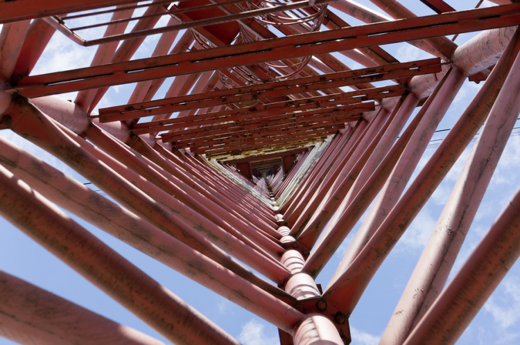 Мачта высотой 355 метров